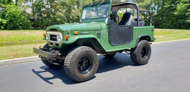 1974 Green Toyota Land Cruiser SUV