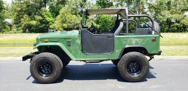 1974 Green Toyota Land Cruiser SUV