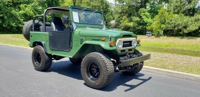 1974 Green Toyota Land Cruiser SUV