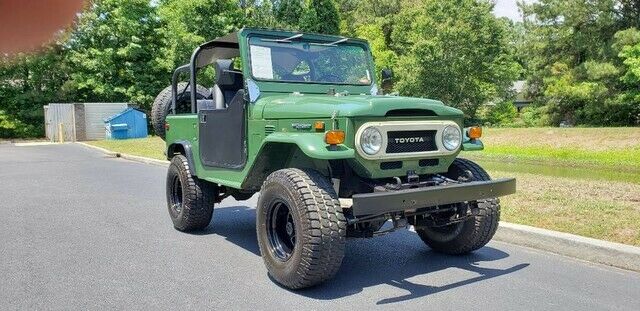 1974 Green Toyota Land Cruiser SUV