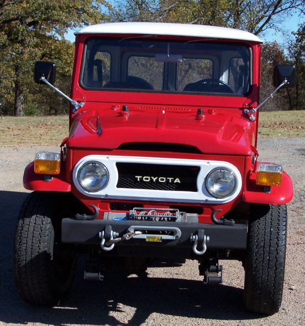 1974 Red Toyota Land Cruiser U/K