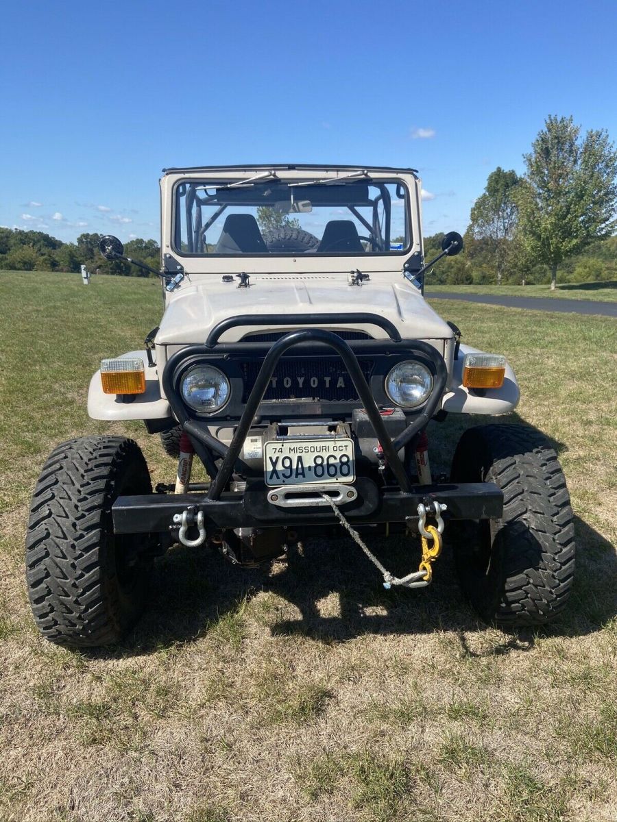 1974 Grey Toyota FJ 40 SUV
