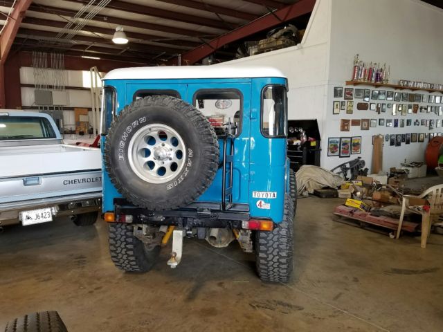 1974 Blue Toyota FJ Cruiser removable hardtop