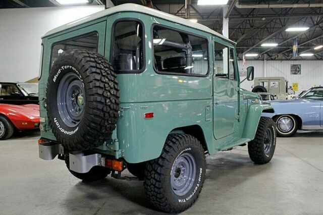 1974 Green Toyota Land Cruiser SUV