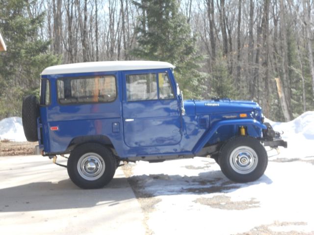 1974 Blue Toyota Land Cruiser SUV