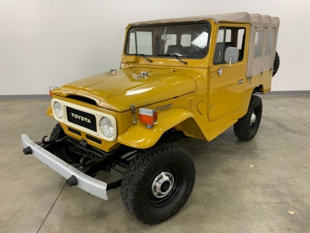 1974 -- Toyota Land Cruiser --