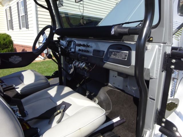 1974 MERCEDES SILVER Toyota Land Cruiser FJ-40