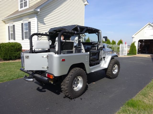 1974 MERCEDES SILVER Toyota Land Cruiser FJ-40