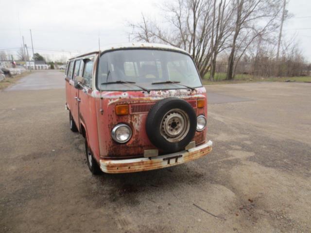 1974 Red/white Volkswagen Bus/Vanagon Van Camper