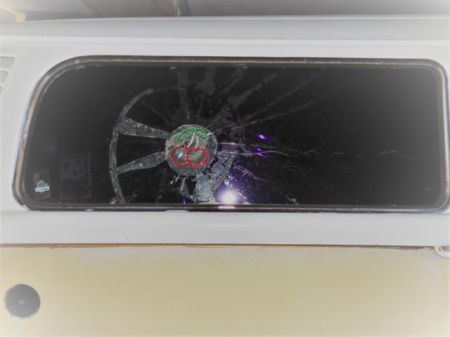 1974 Two-tone Volkswagen Bus/Vanagon Van