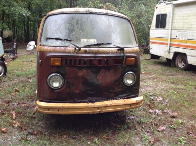 1974 Brown Volkswagen Bus/Vanagon Bus