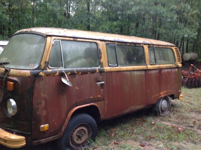 1974 Brown Volkswagen Bus/Vanagon Bus