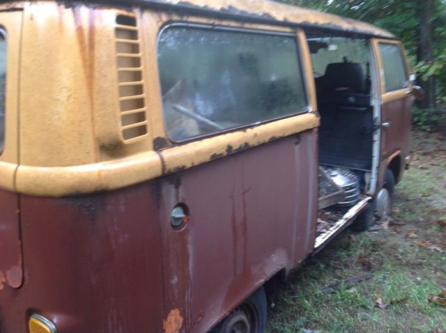 1974 Brown Volkswagen Bus/Vanagon Bus