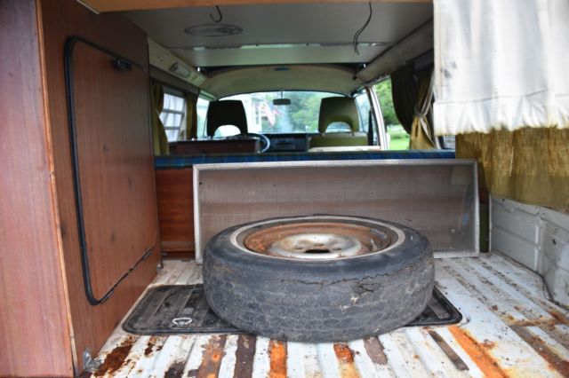 1974 White Volkswagen Bus/Vanagon Van Camper