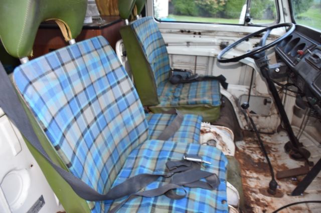 1974 White Volkswagen Bus/Vanagon Van Camper