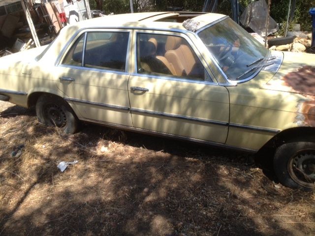 1975 YELLOW Mercedes-Benz S-Class Sedan
