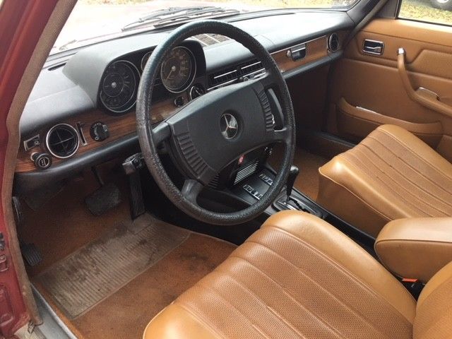 1975 Mercedes-Benz 300-Series
