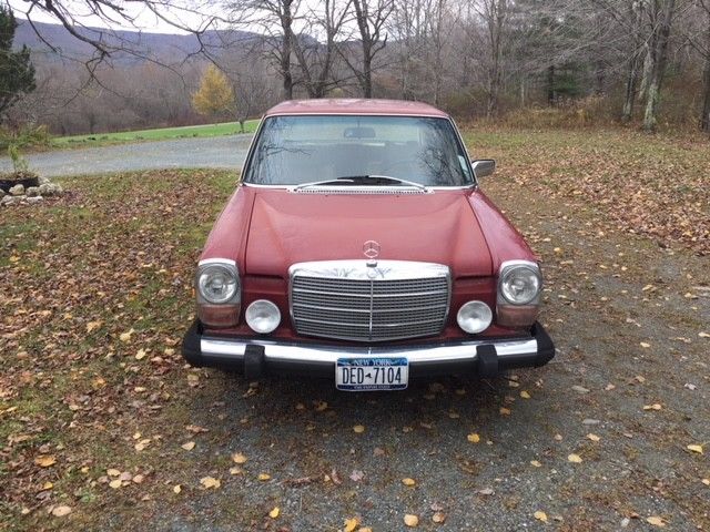 1975 Mercedes-Benz 300-Series