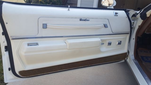 1975 White Oldsmobile 442