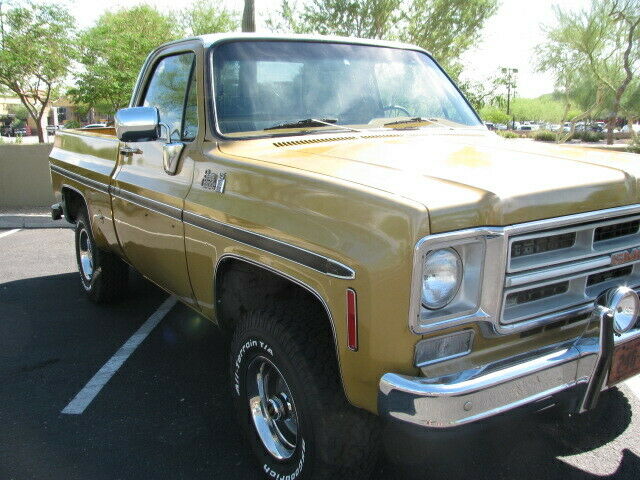 1975 GMC Sierra 1500 Standard Cab Pickup