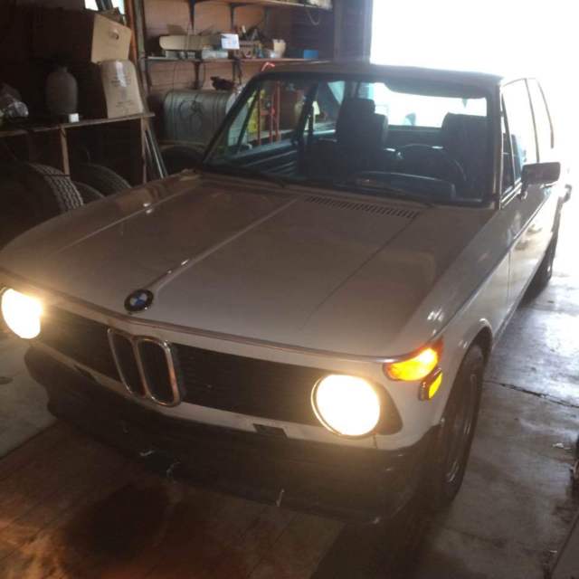 1975 white BMW 2002