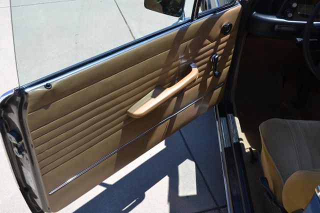 1975 Anthrazitgrau - Charcoal Metallic BMW 2002 Sedan