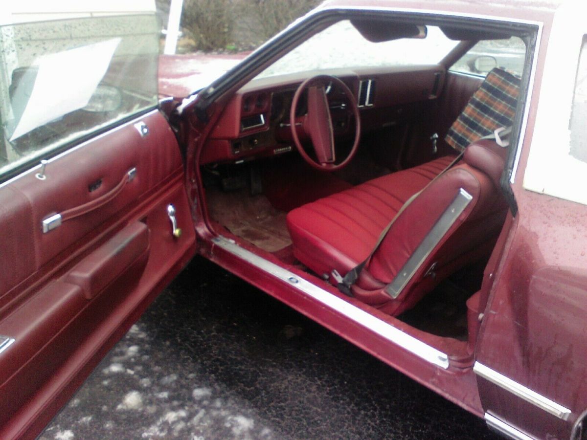 1975 Red Chevrolet Monte Carlo Coupe
