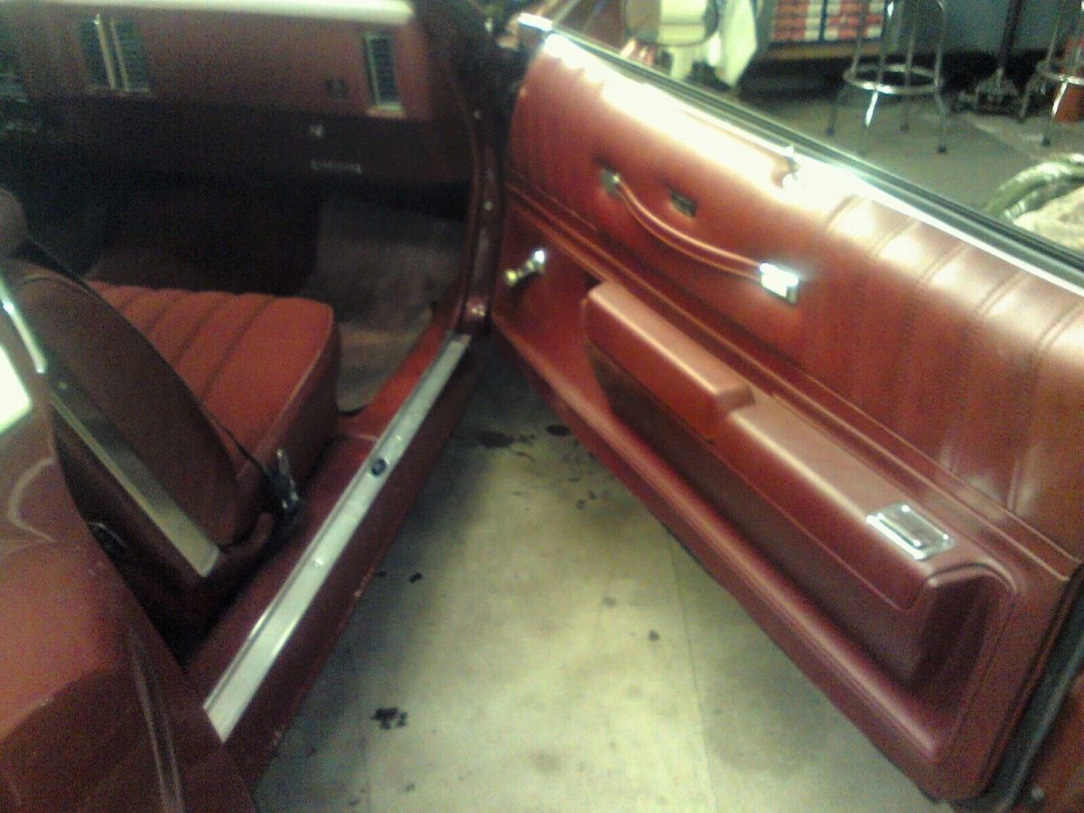 1975 Red Chevrolet Monte Carlo Coupe