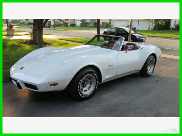 1975 White Chevrolet Corvette Convertible