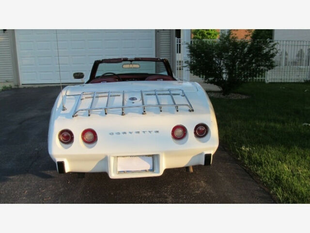 1975 White Chevrolet Corvette Convertible
