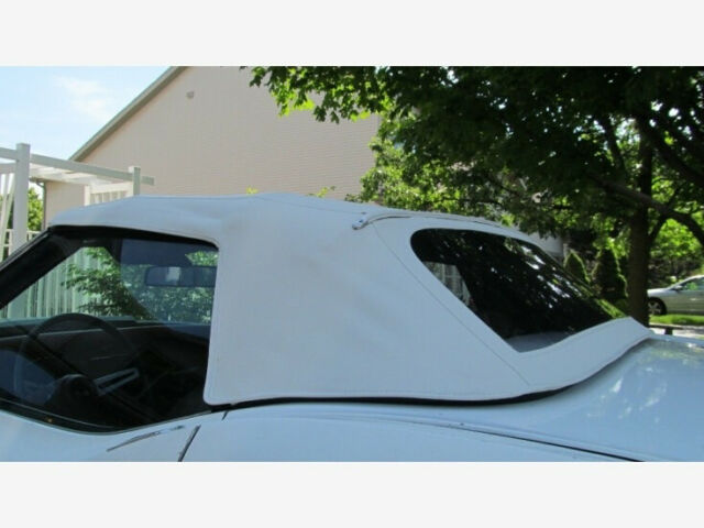 1975 White Chevrolet Corvette Convertible