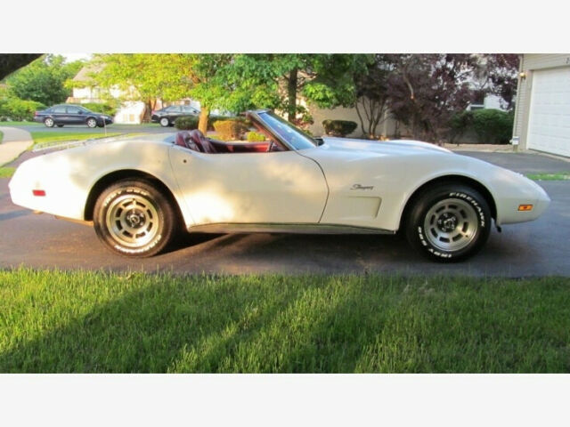 1975 White Chevrolet Corvette Convertible