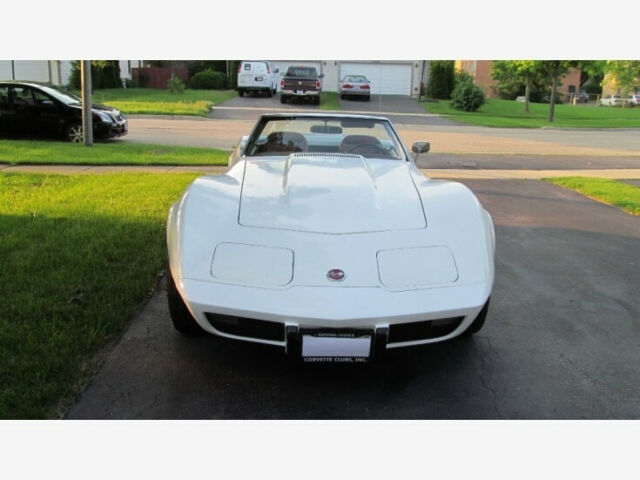 1975 White Chevrolet Corvette Convertible