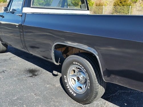 1975 Black Chevrolet C-10 --