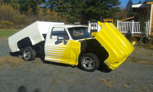 1975 WHITE/YELLOW Chevrolet C-10