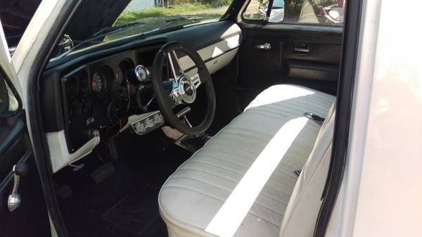 1975 WHITE/YELLOW Chevrolet C-10