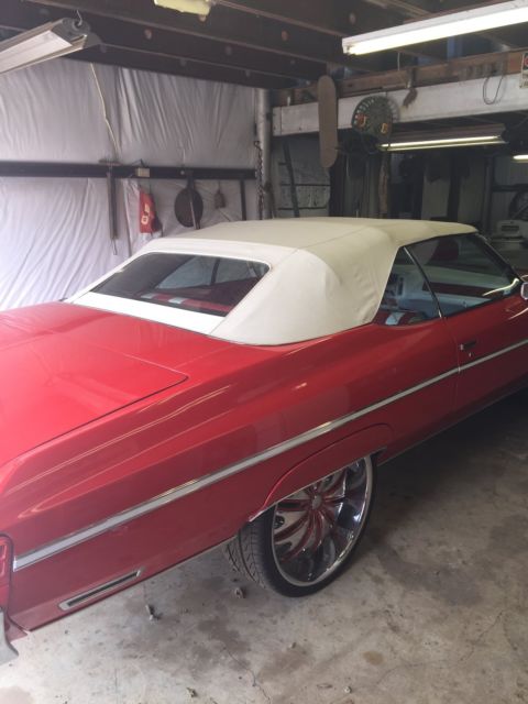 1975 white Chevrolet Capriceold Coupe