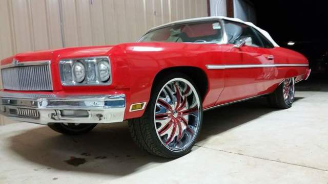 1975 white Chevrolet Capriceold Coupe