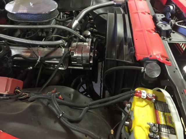 1975 white Chevrolet Capriceold Coupe