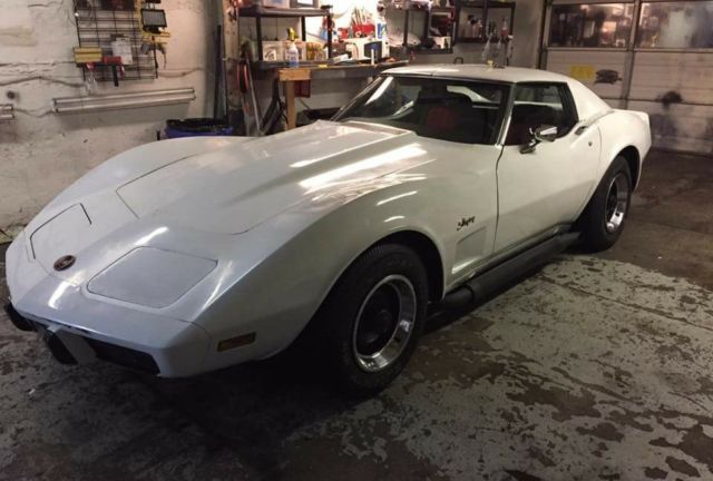 1975 Gray Chevrolet Corvette Coupe