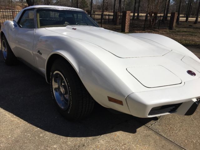 1975 White Chevrolet Corvette Convertible