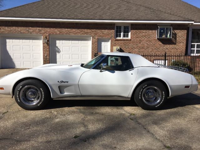 1975 White Chevrolet Corvette Convertible