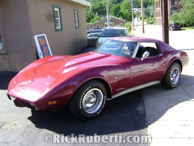 1975 Burgundy Chevrolet Corvette