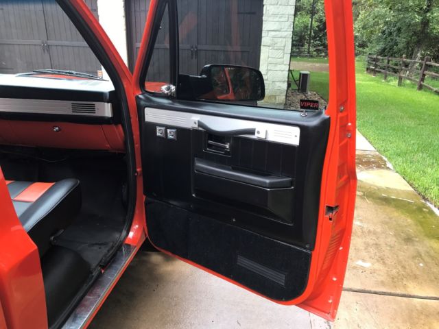 1975 Orange Chevrolet C-10 Standard Cab Pickup