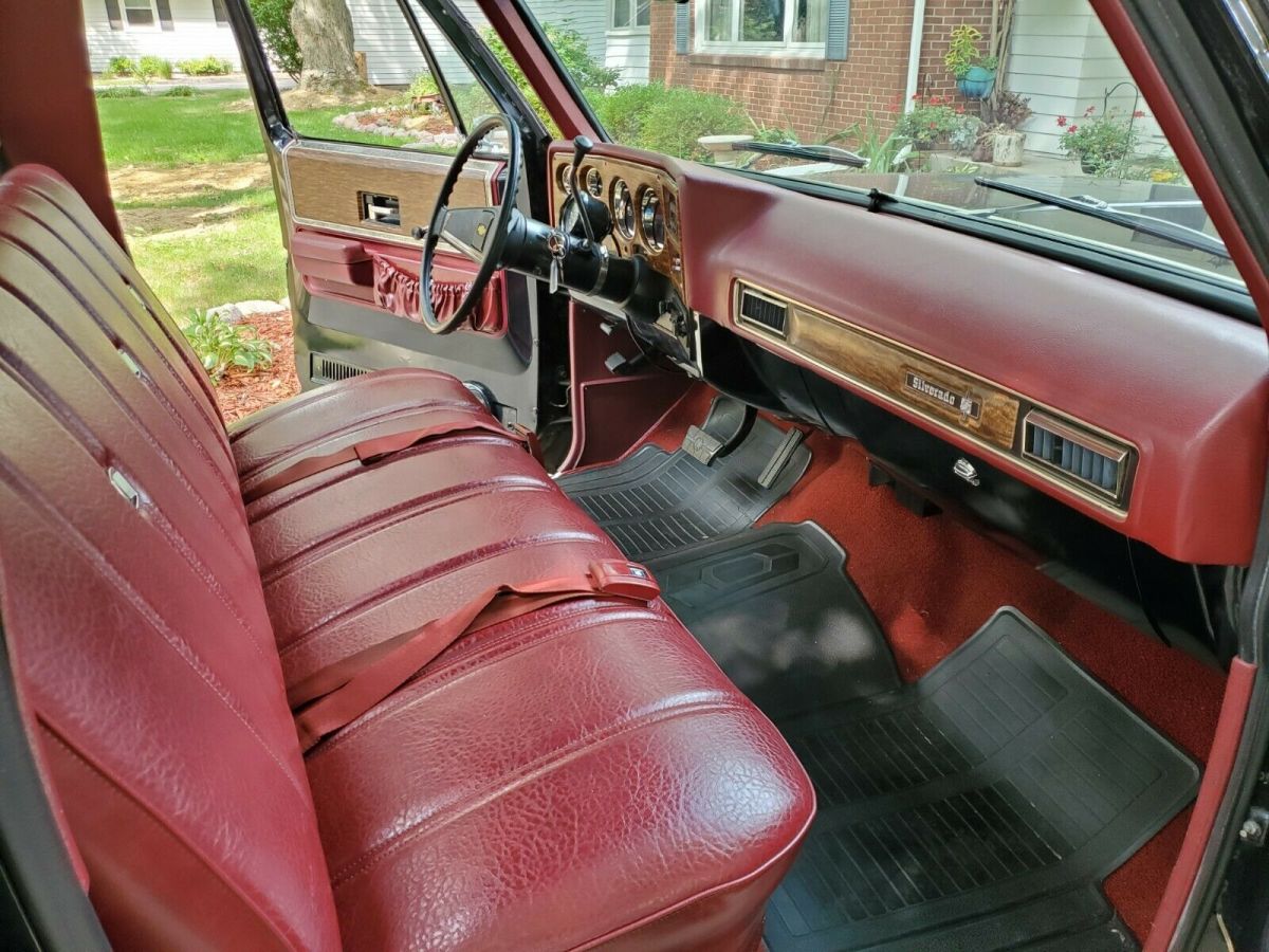 1975 Black Chevrolet Silverado Pickup