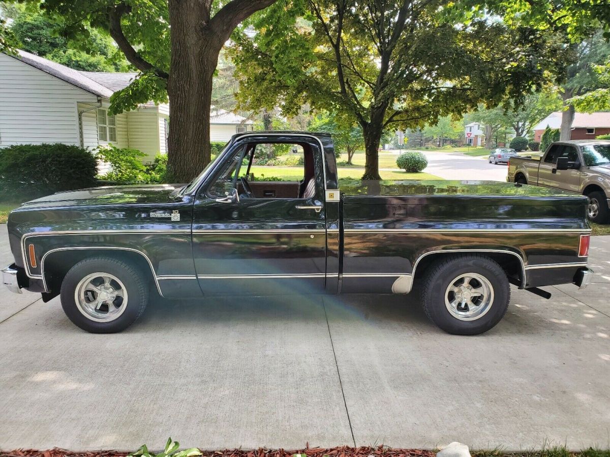 1975 Black Chevrolet Silverado Pickup