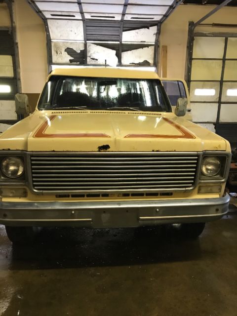 1975 Chevrolet Suburban