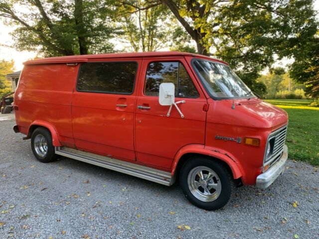 1975 Red Chevrolet CG11 Van Camper