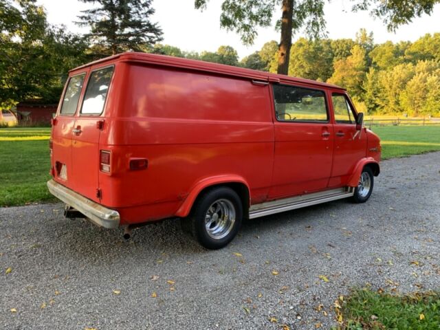1975 Red Chevrolet CG11 Van Camper