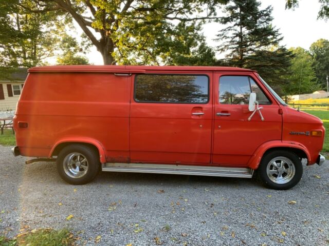 1975 Red Chevrolet CG11 Van Camper